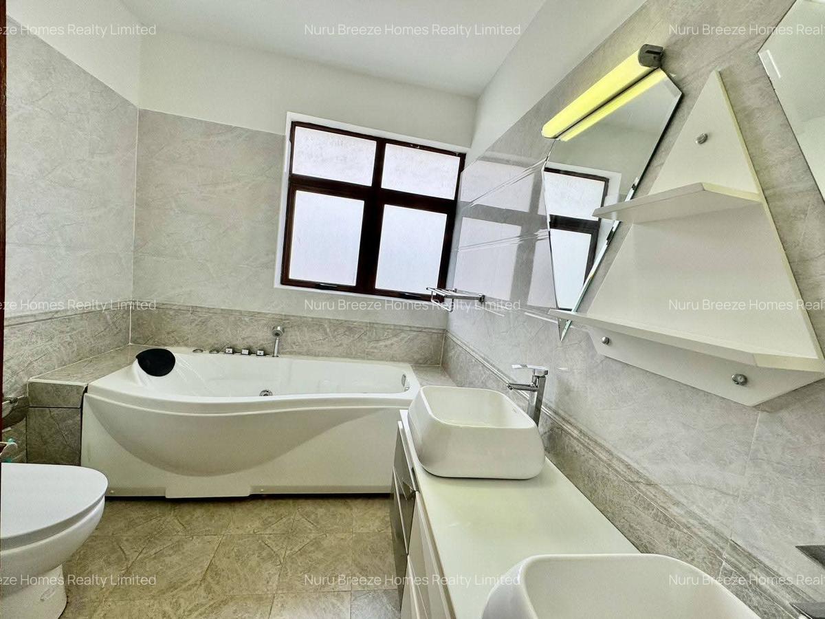 4 Bed Townhouse with En Suite in Runda - 6