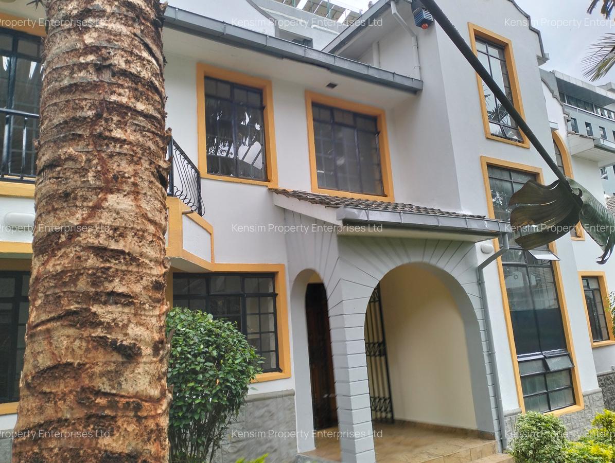 4 Bed Townhouse with En Suite in Lavington - 9
