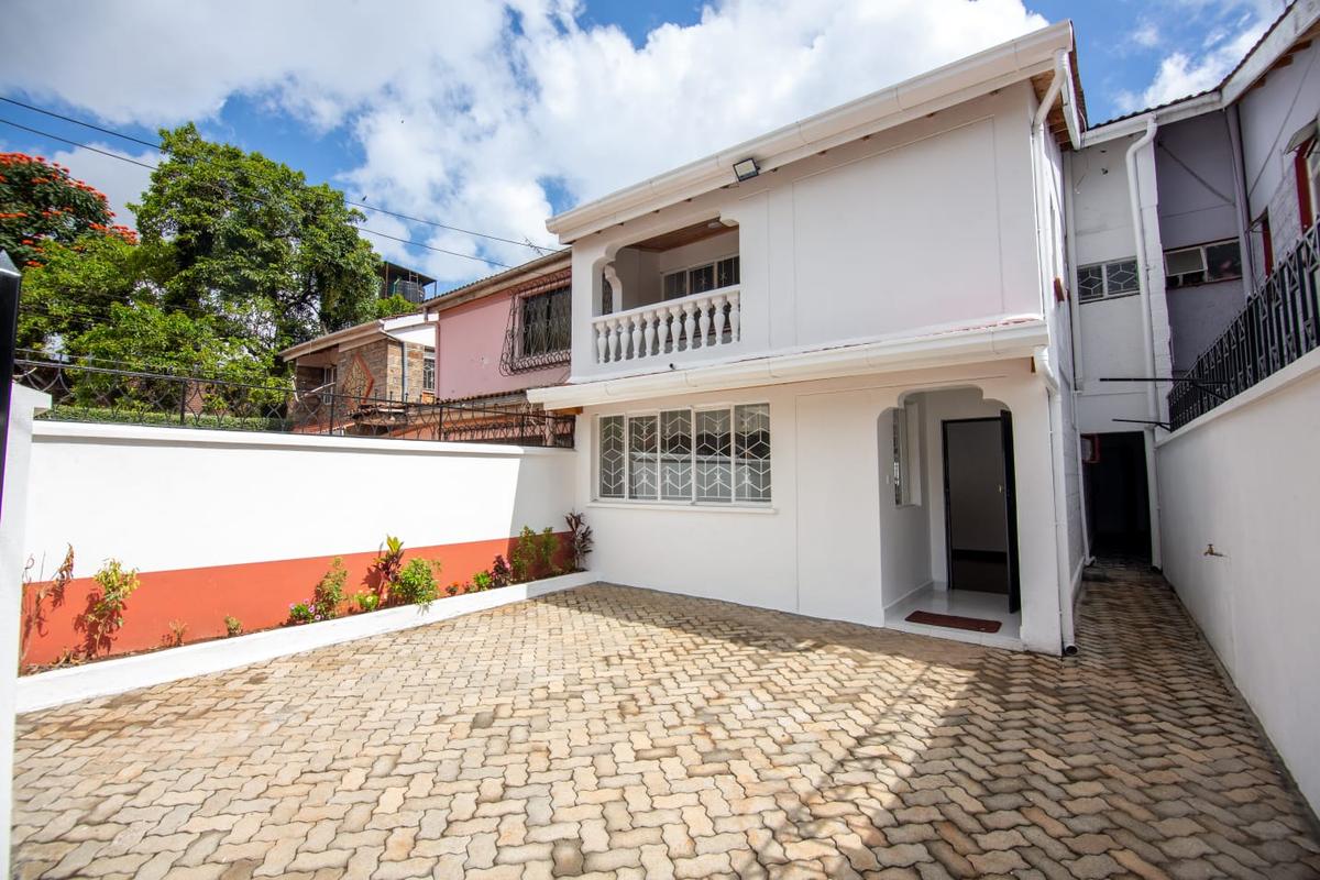4 Bed Townhouse with En Suite in Lavington - 2