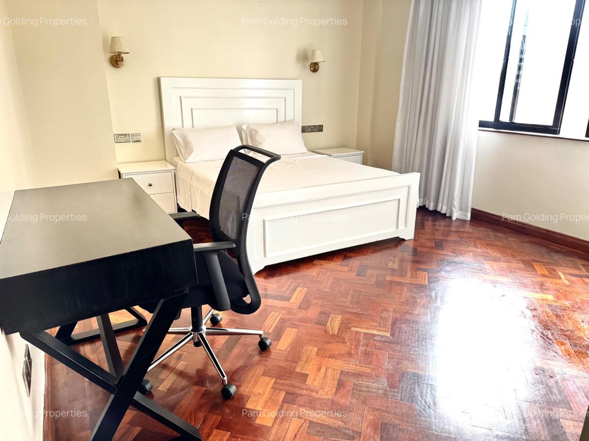 3 Bed Apartment with En Suite in Riverside - 14