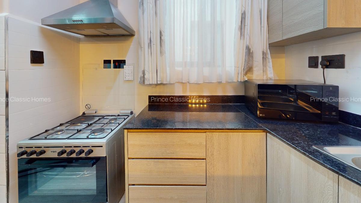 1 Bed Apartment with En Suite at Sore Road - 5