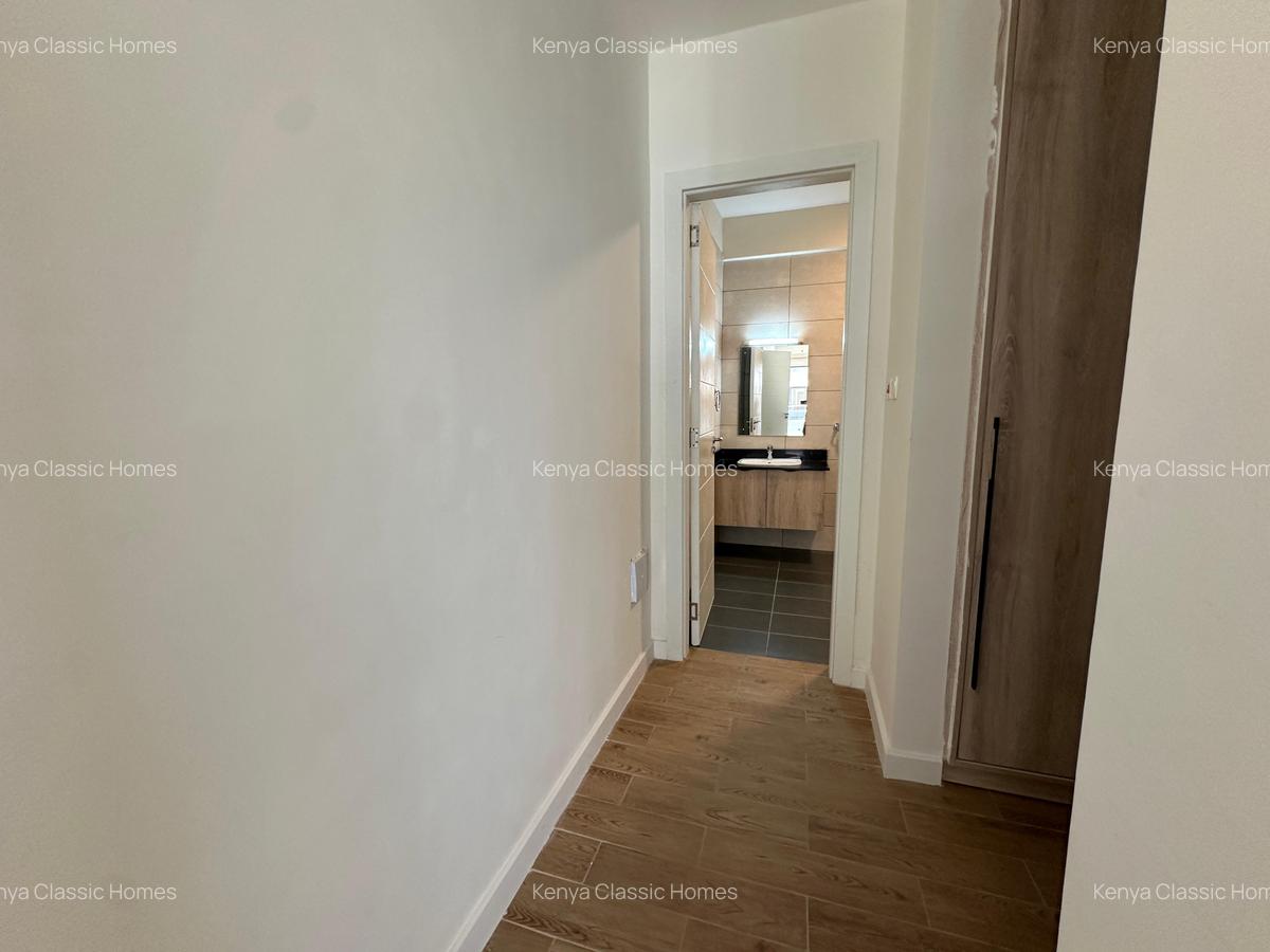 1 Bed Apartment with En Suite at Lavington - 5