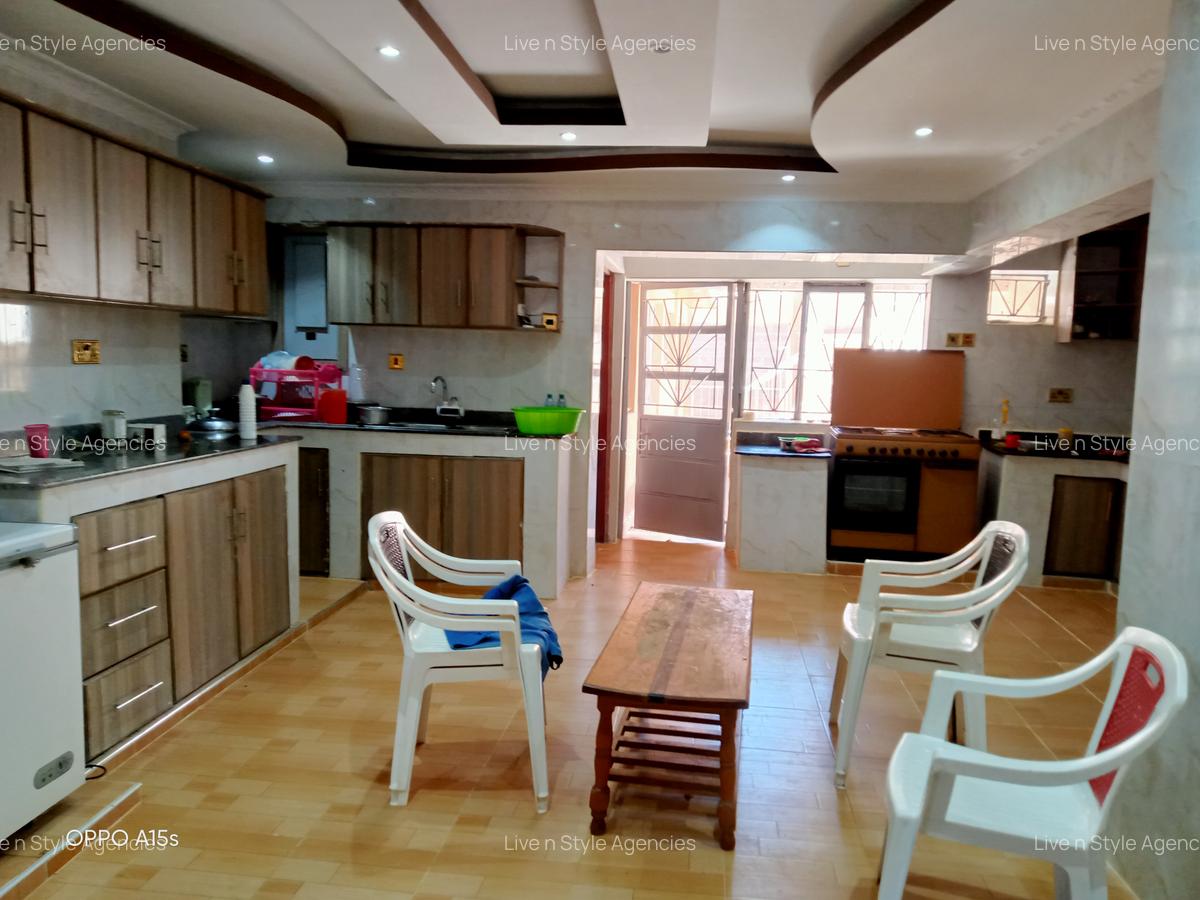 10 Bed House with En Suite in Runda - 12