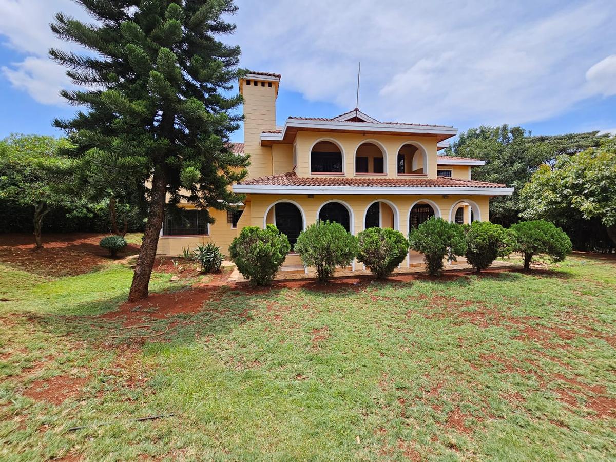 5 Bed House with En Suite in Runda - 4