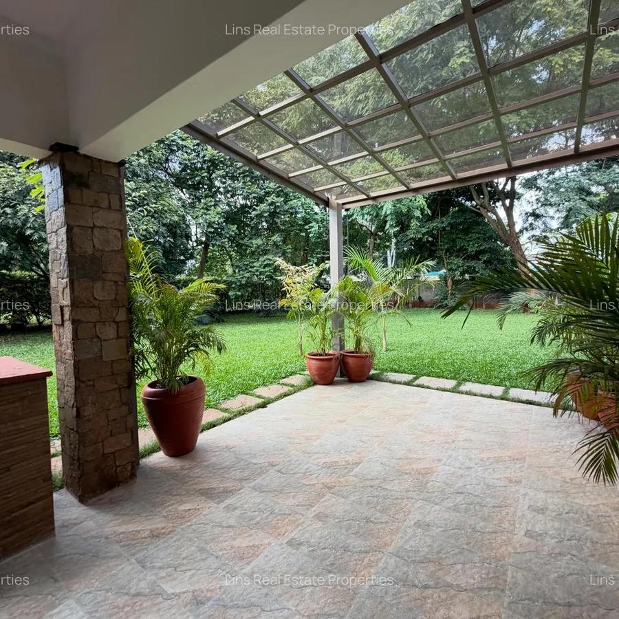 5 Bed Townhouse with En Suite in Runda - 3