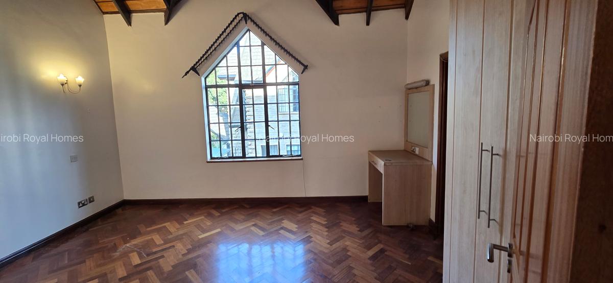 5 Bed Townhouse with En Suite at Lavington Mall - 10