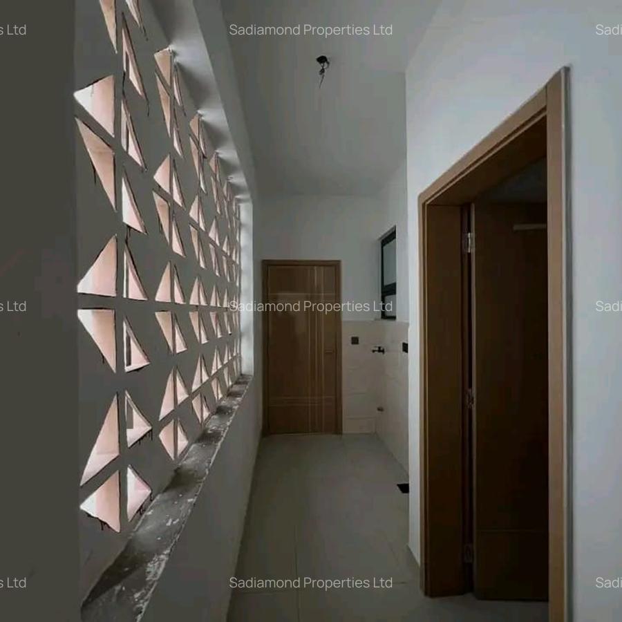 2 Bed Apartment with En Suite in Brookside - 8