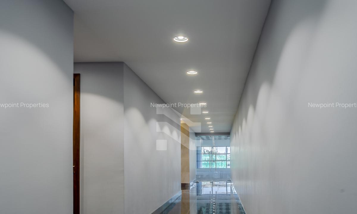 2,400 ft² Office with Backup Generator in Westlands Area - 4