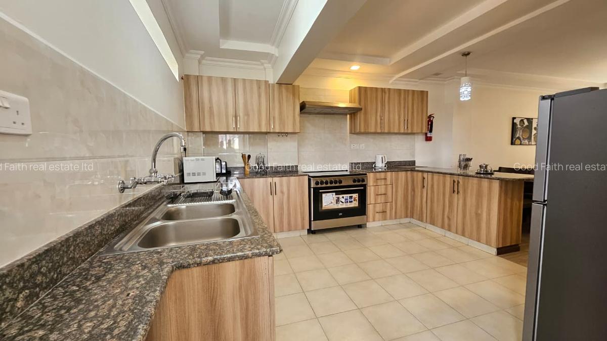 2 Bed Apartment with En Suite in Riverside - 3