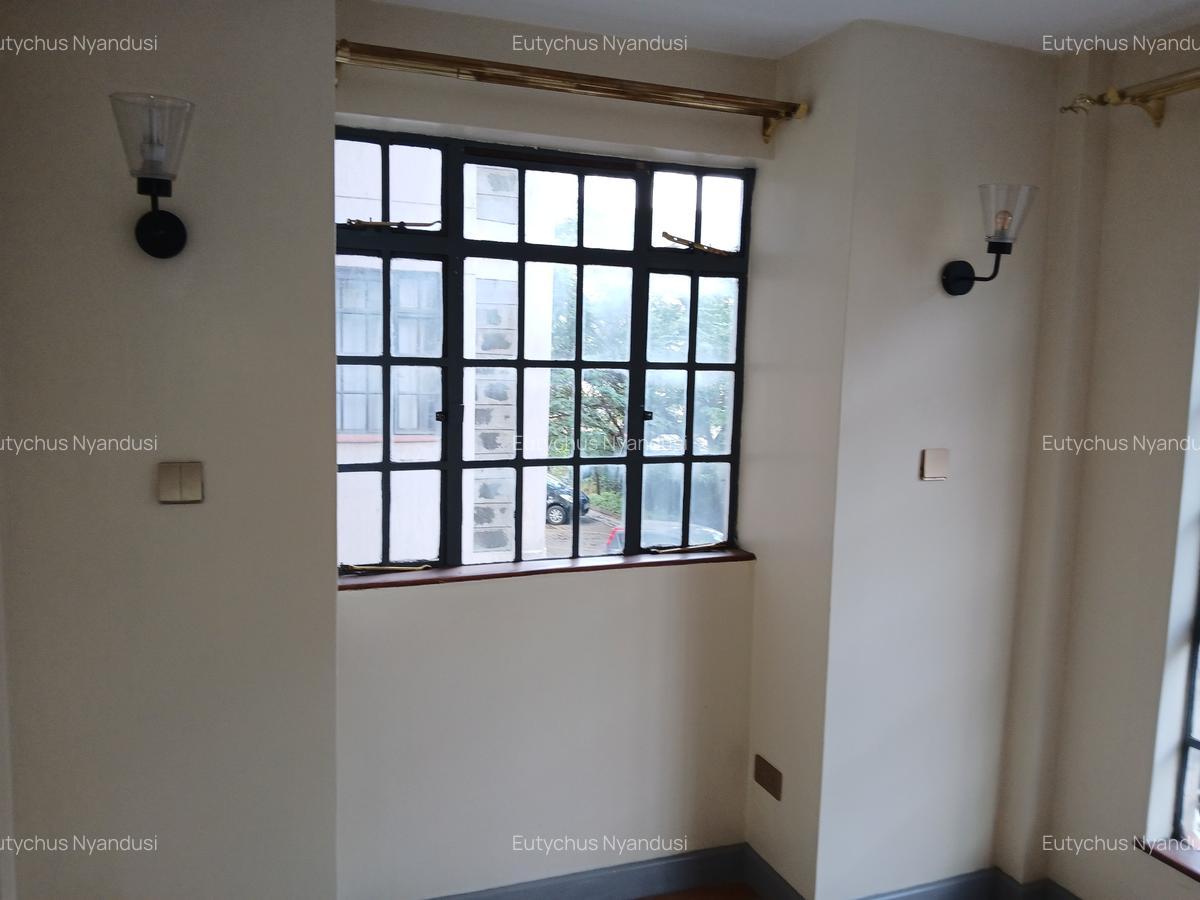 Serviced 2 Bed Apartment with En Suite at Amara Lane - 10