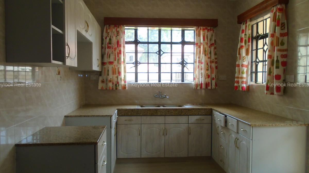 4 Bed Townhouse with En Suite at Lavington Green - 16