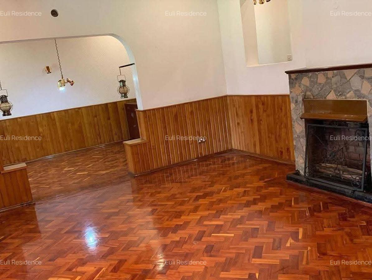 4 Bed House with En Suite at Spring Valley Rd - 12
