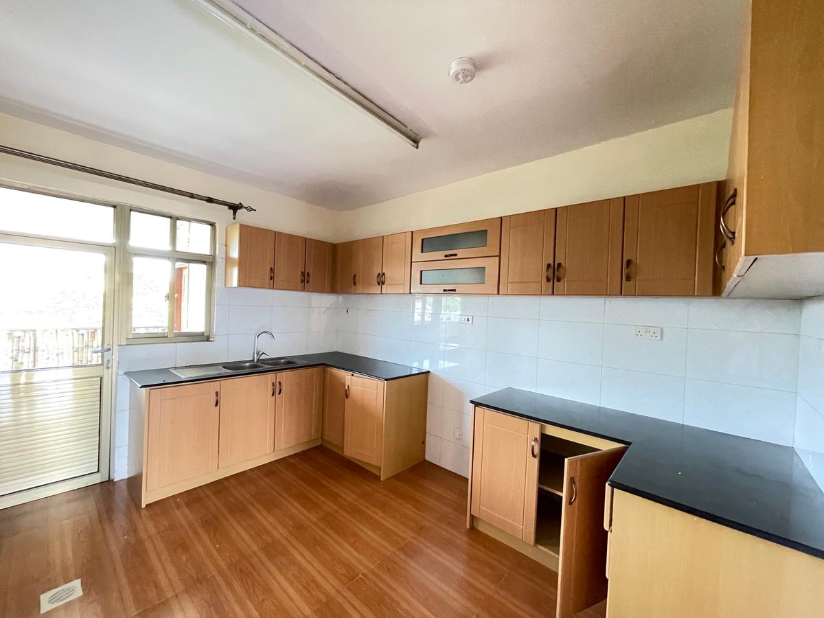 2 Bed Apartment with En Suite in Lavington - 8