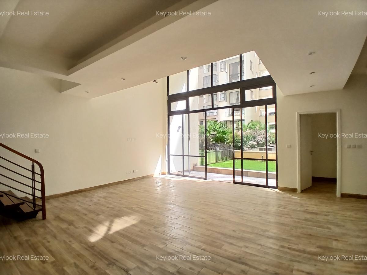 3 Bed Apartment with En Suite at Riverside Drive - 11
