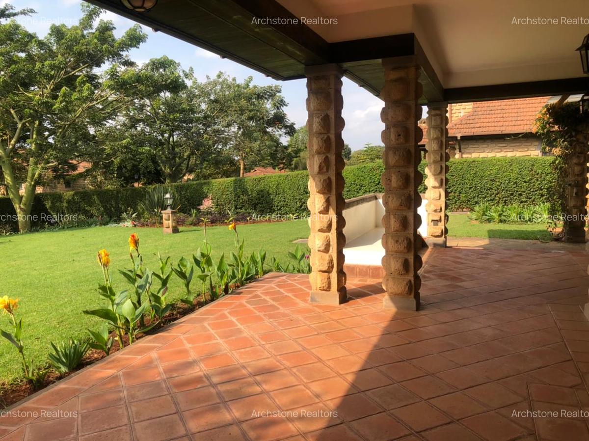 3 Bed House with En Suite in Ridgeways - 3