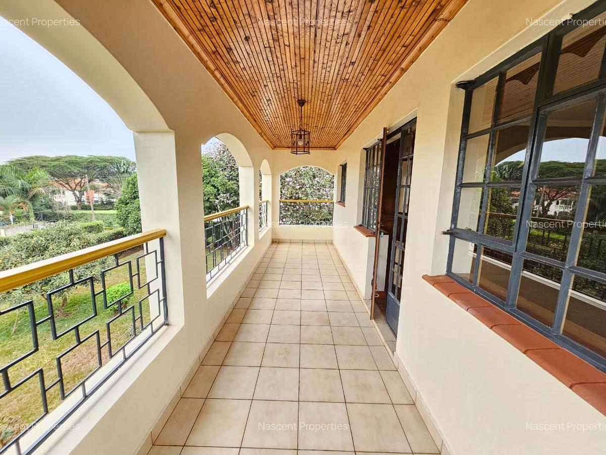 4 Bed House with En Suite at Evergreen - 4