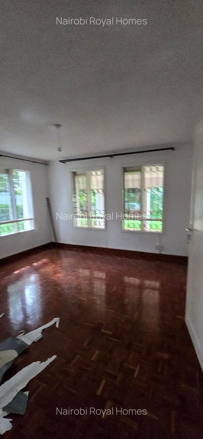 4 Bed House with En Suite at Hill View - 18