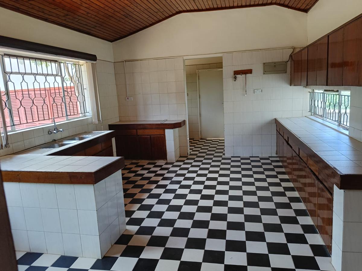 5 Bed House with Staff Quarters at Gigiri - 10