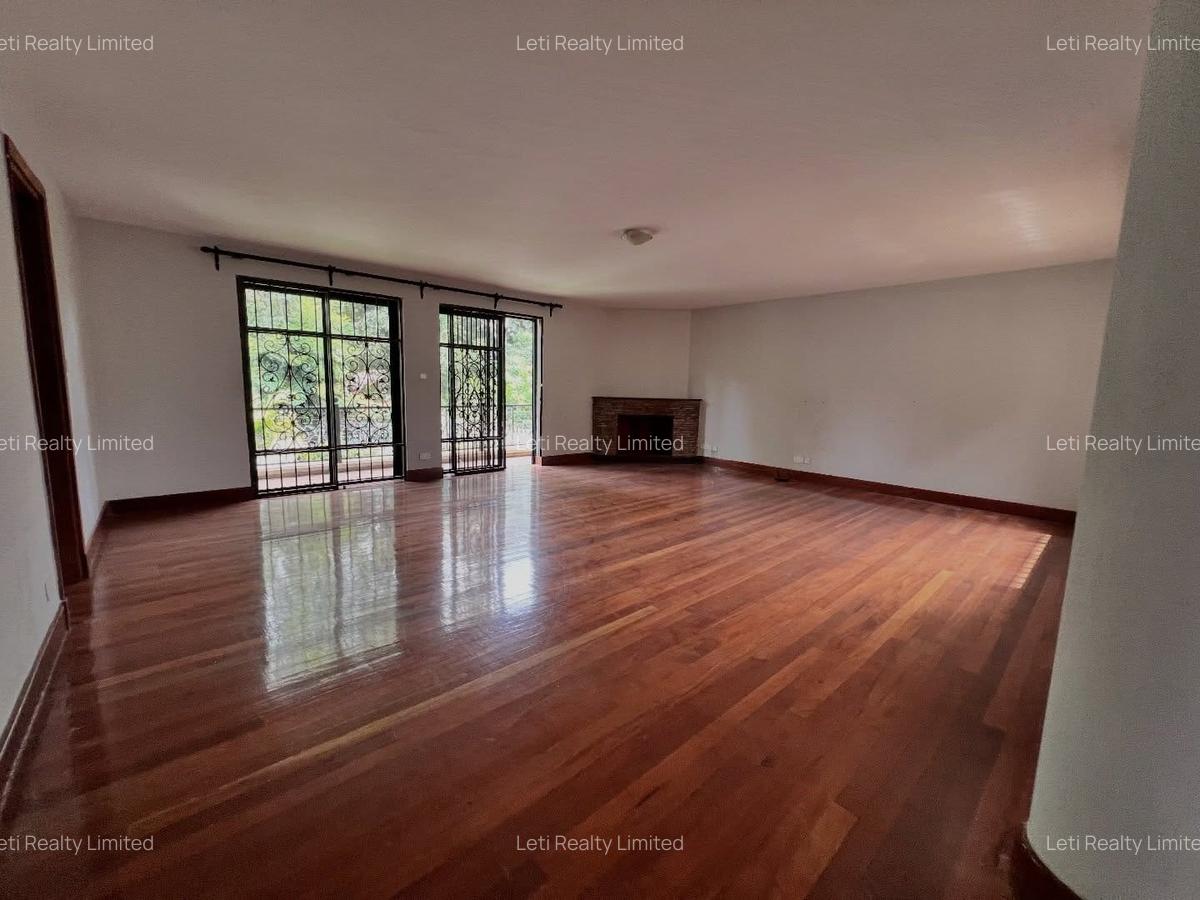 5 Bed Townhouse with En Suite in Lavington - 7