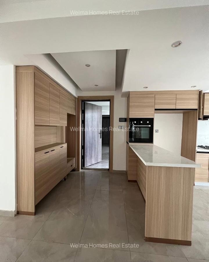 3 Bed Apartment with En Suite in Riverside - 6