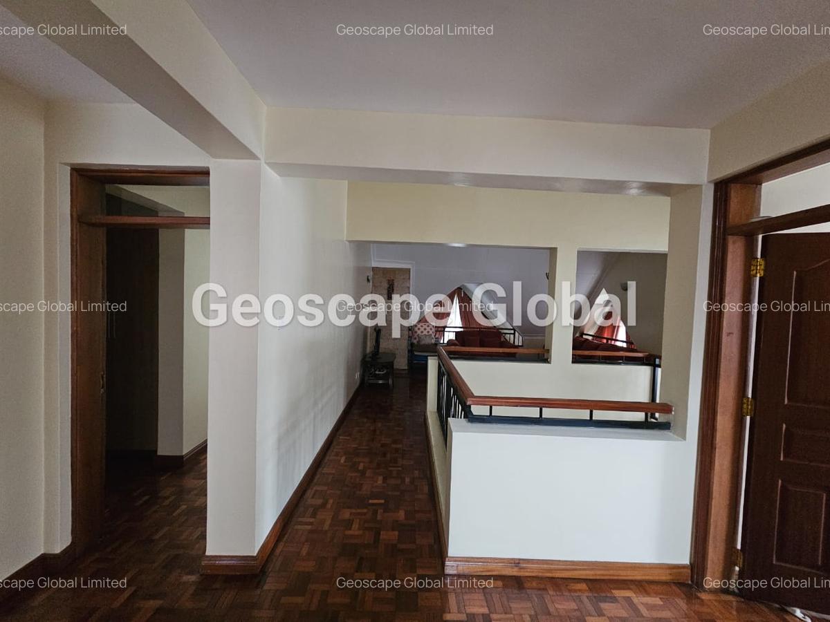 5 Bed Townhouse with En Suite in Lavington - 8