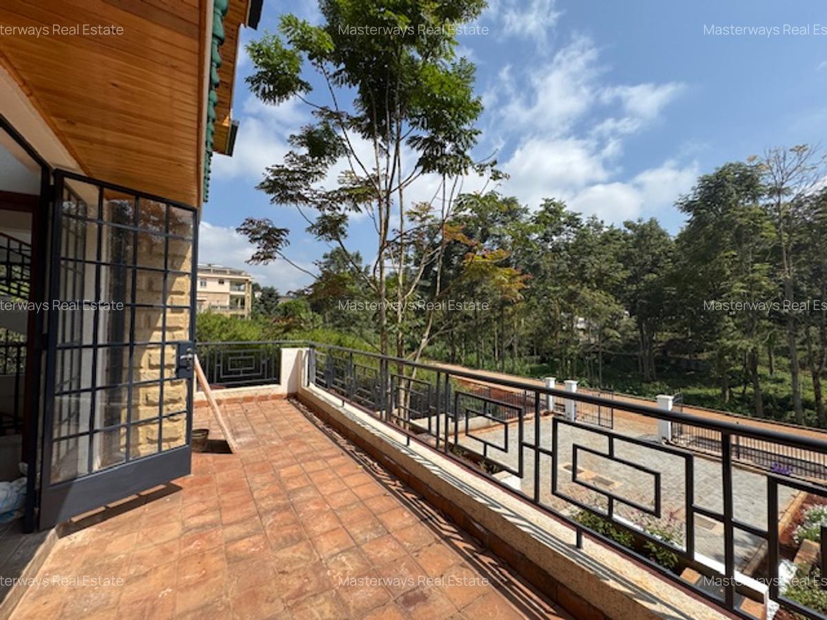 4 Bed Villa with En Suite in Rosslyn - 20