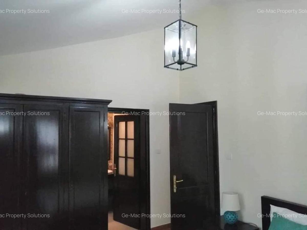 4 Bed House with En Suite in Spring Valley - 11