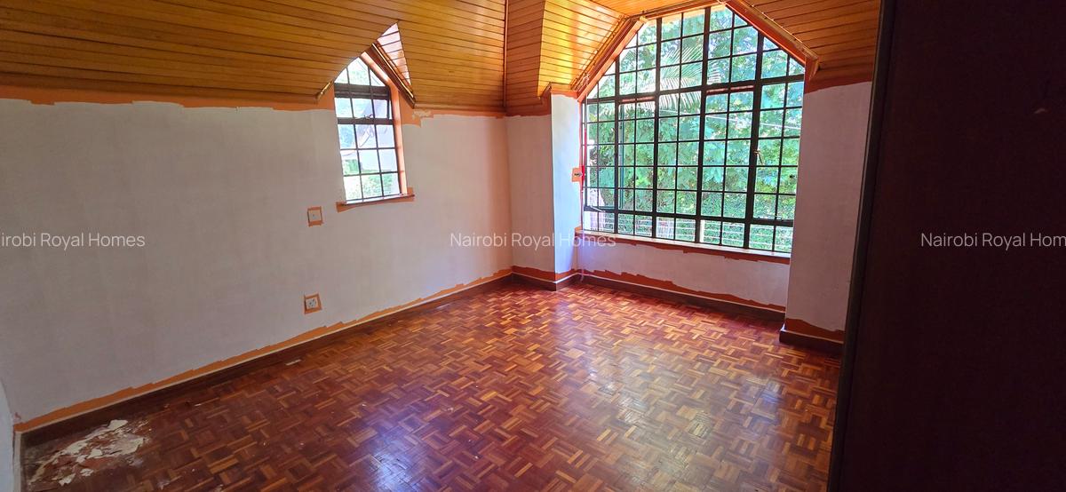 6 Bed Townhouse with En Suite at Kabasiran Avenue - 17