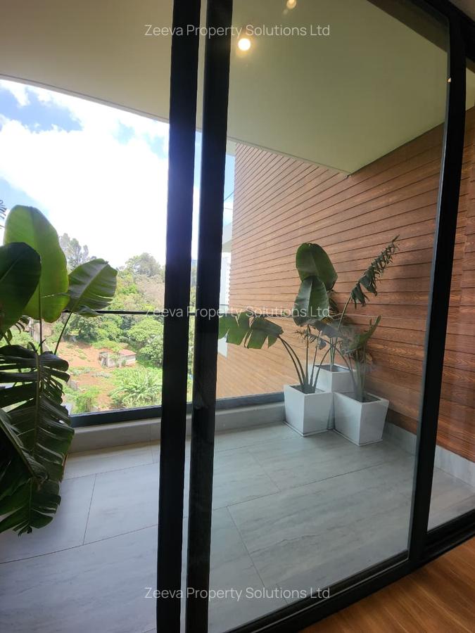 3 Bed Apartment with En Suite in Riverside - 3