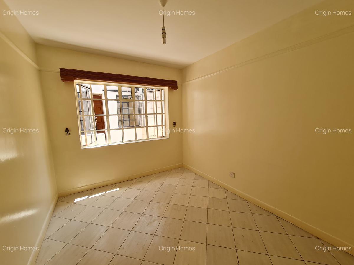 5 Bed Townhouse with En Suite at Westlands - 7