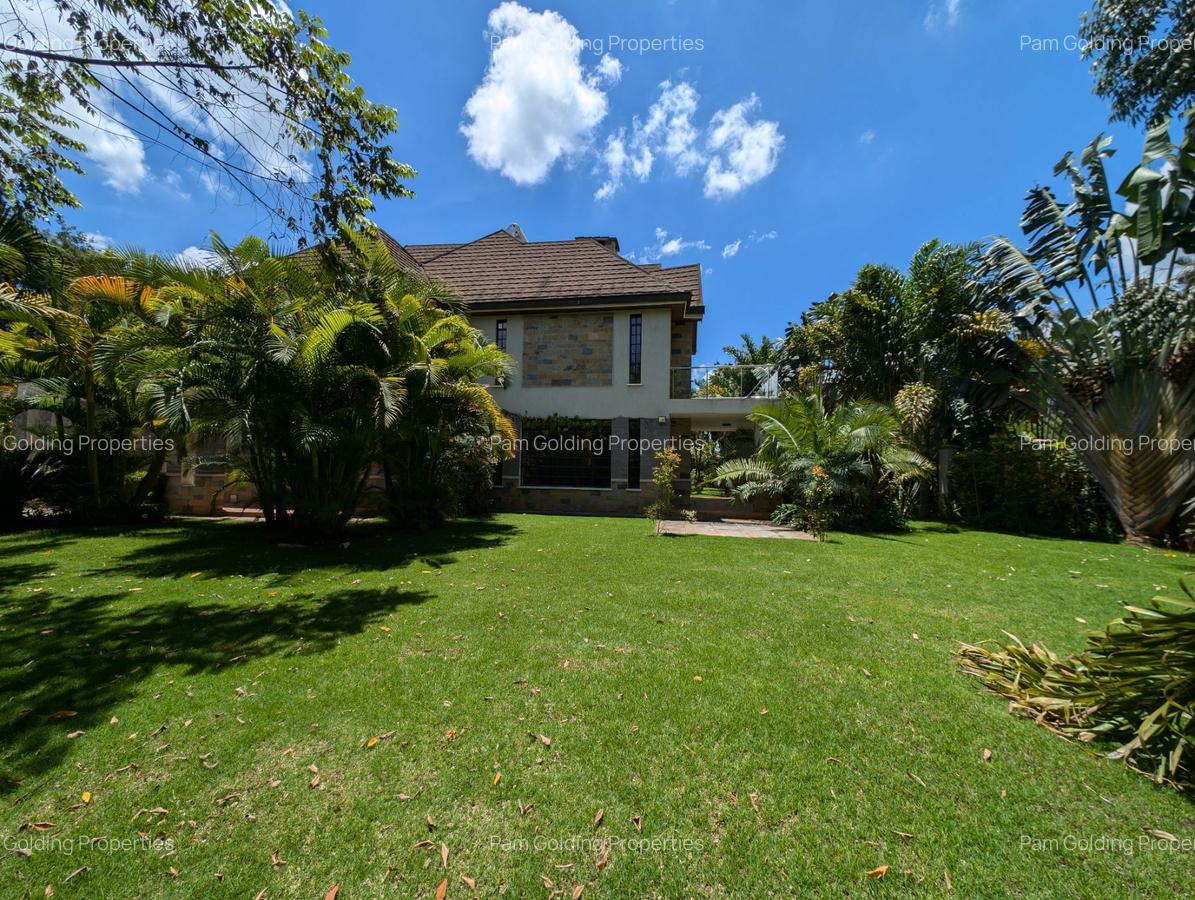 5 Bed Villa with En Suite in Runda - 20