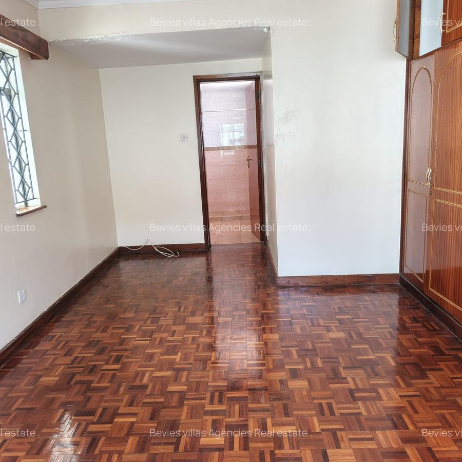 5 Bed Villa with En Suite in Spring Valley - 7