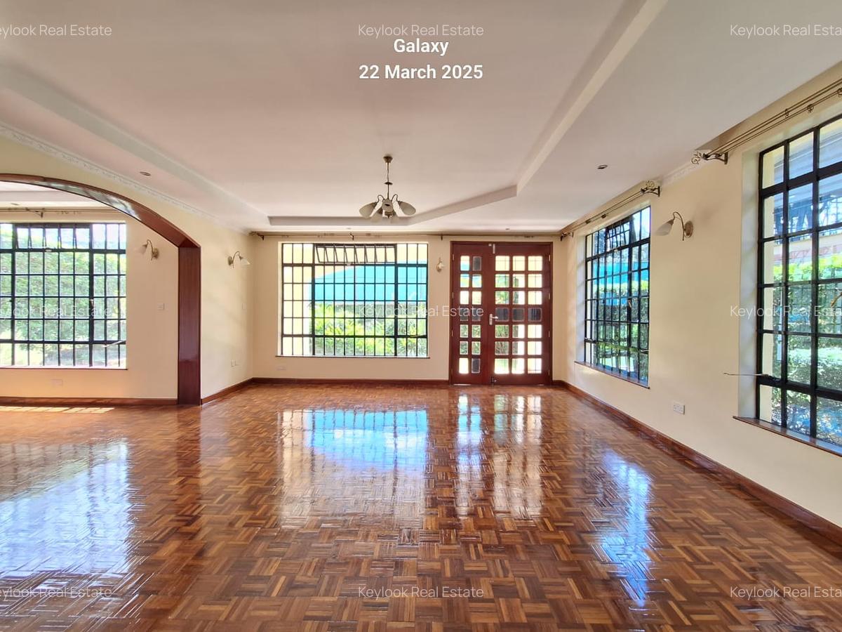 4 Bed Townhouse with En Suite at Lavington - 18