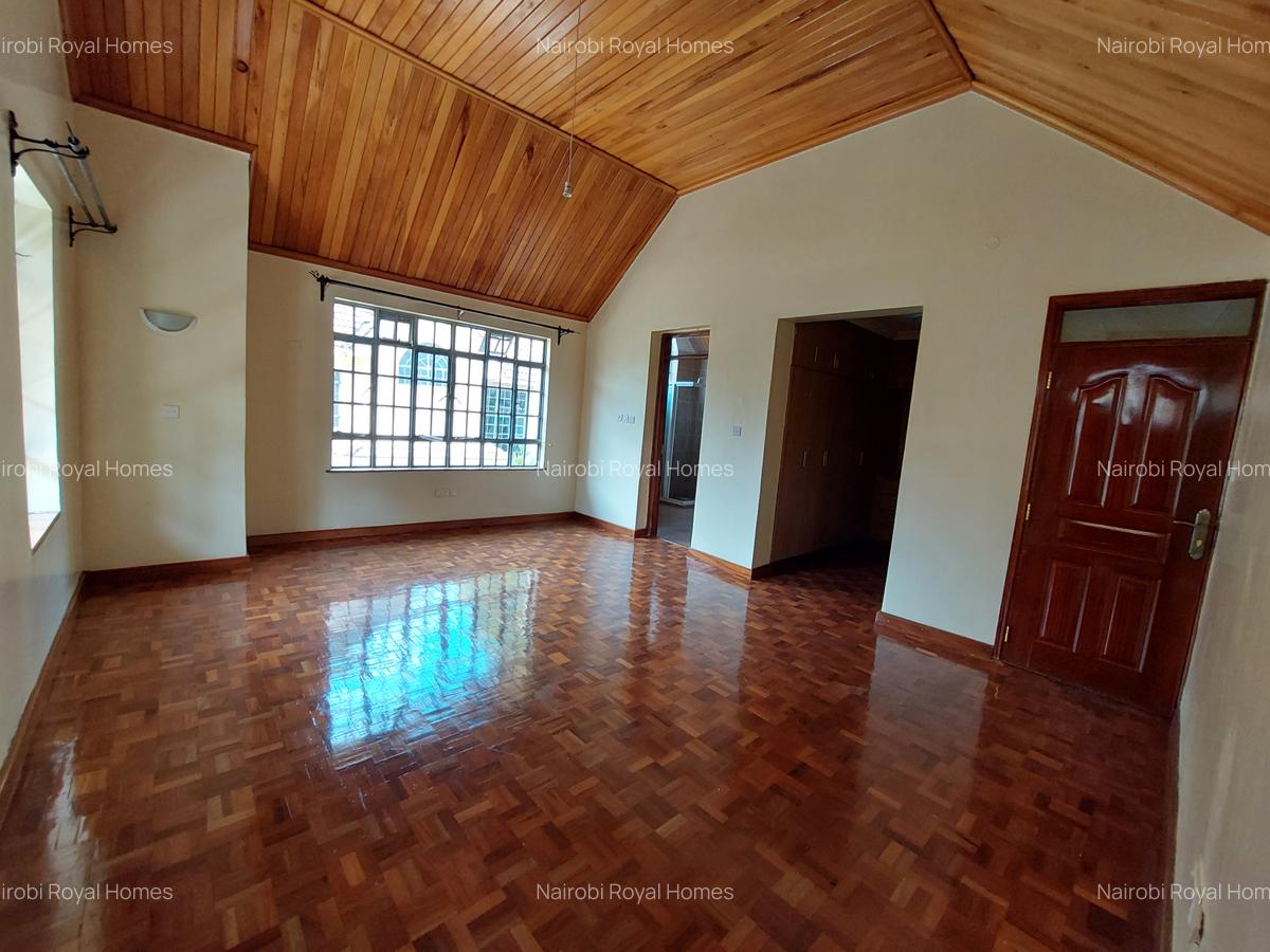 5 Bed Townhouse with En Suite at Lavington Road - 11