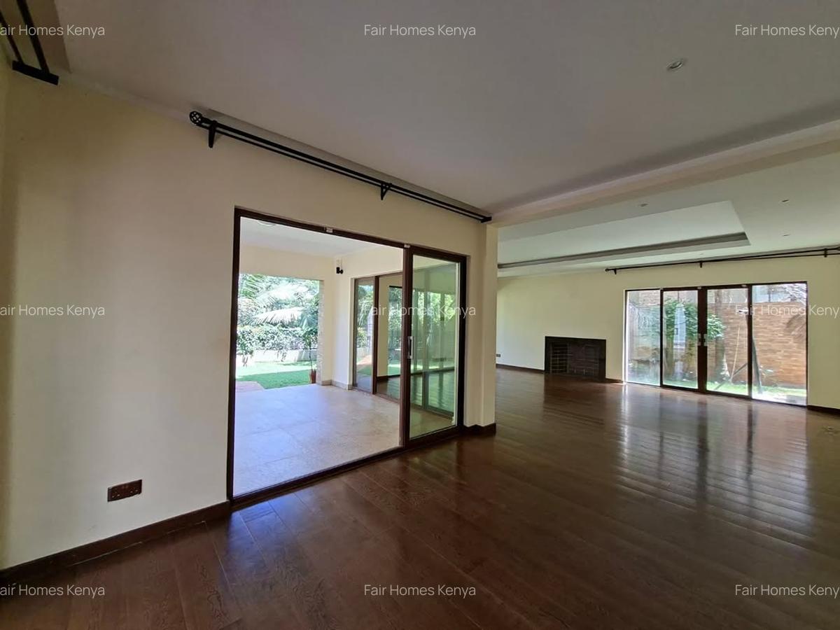 5 Bed Townhouse with En Suite at Lavington Green - 4