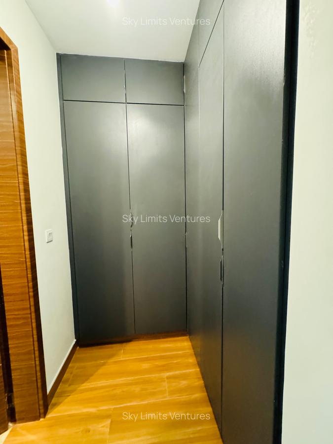 2 Bed Apartment with En Suite at Riverside Drive - 18