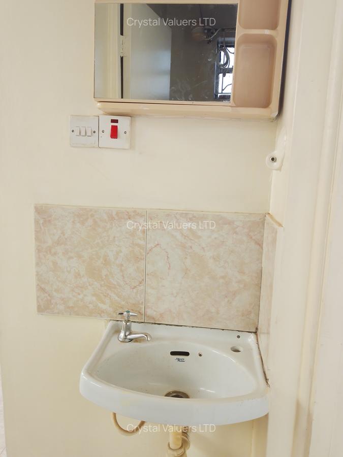 1 Bed Apartment with Gym in Lavington - 2