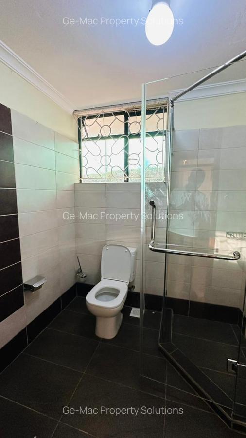 5 Bed House with En Suite in Runda - 16