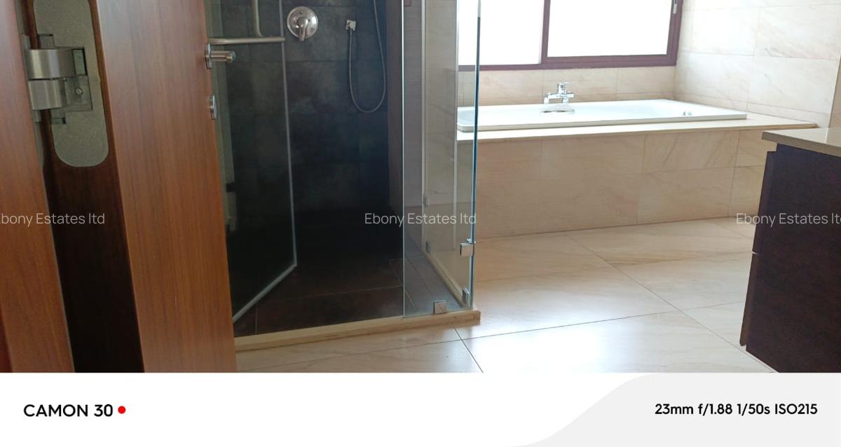 5 Bed Villa with En Suite in Lavington - 4