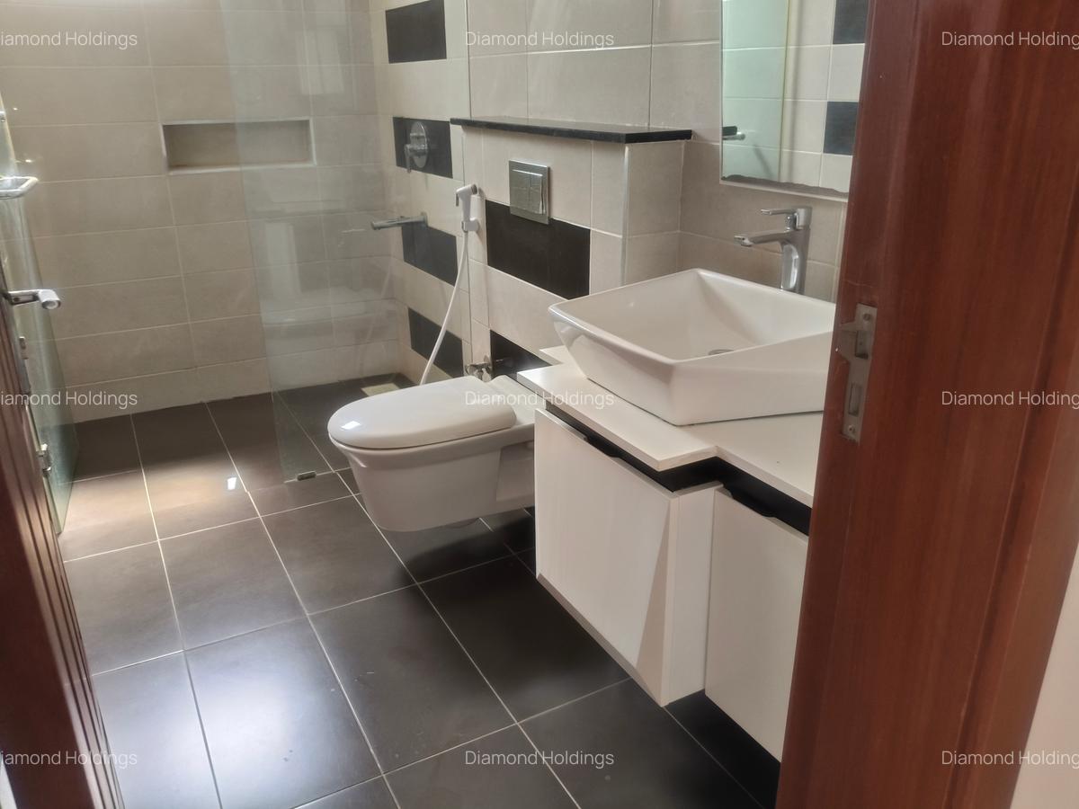 2 Bed Apartment with En Suite at Parklands - 7