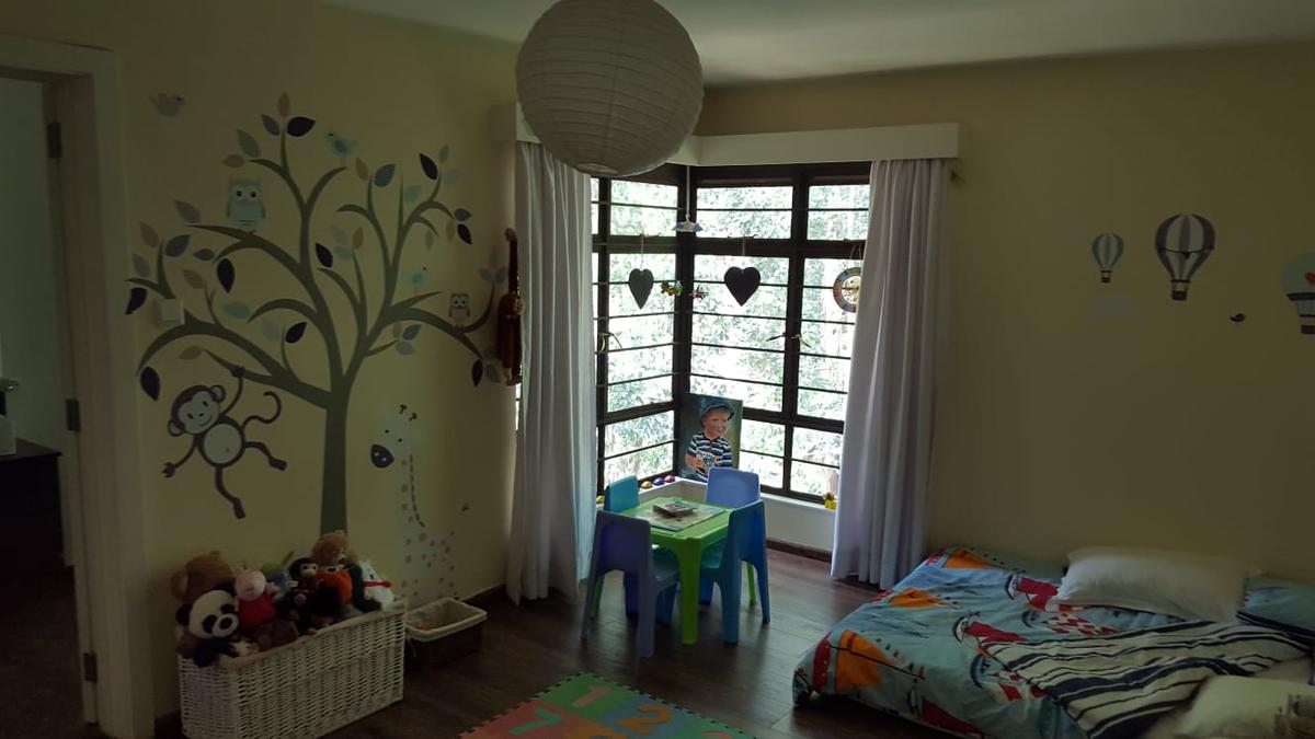 4 Bed House with En Suite in Rosslyn - 17