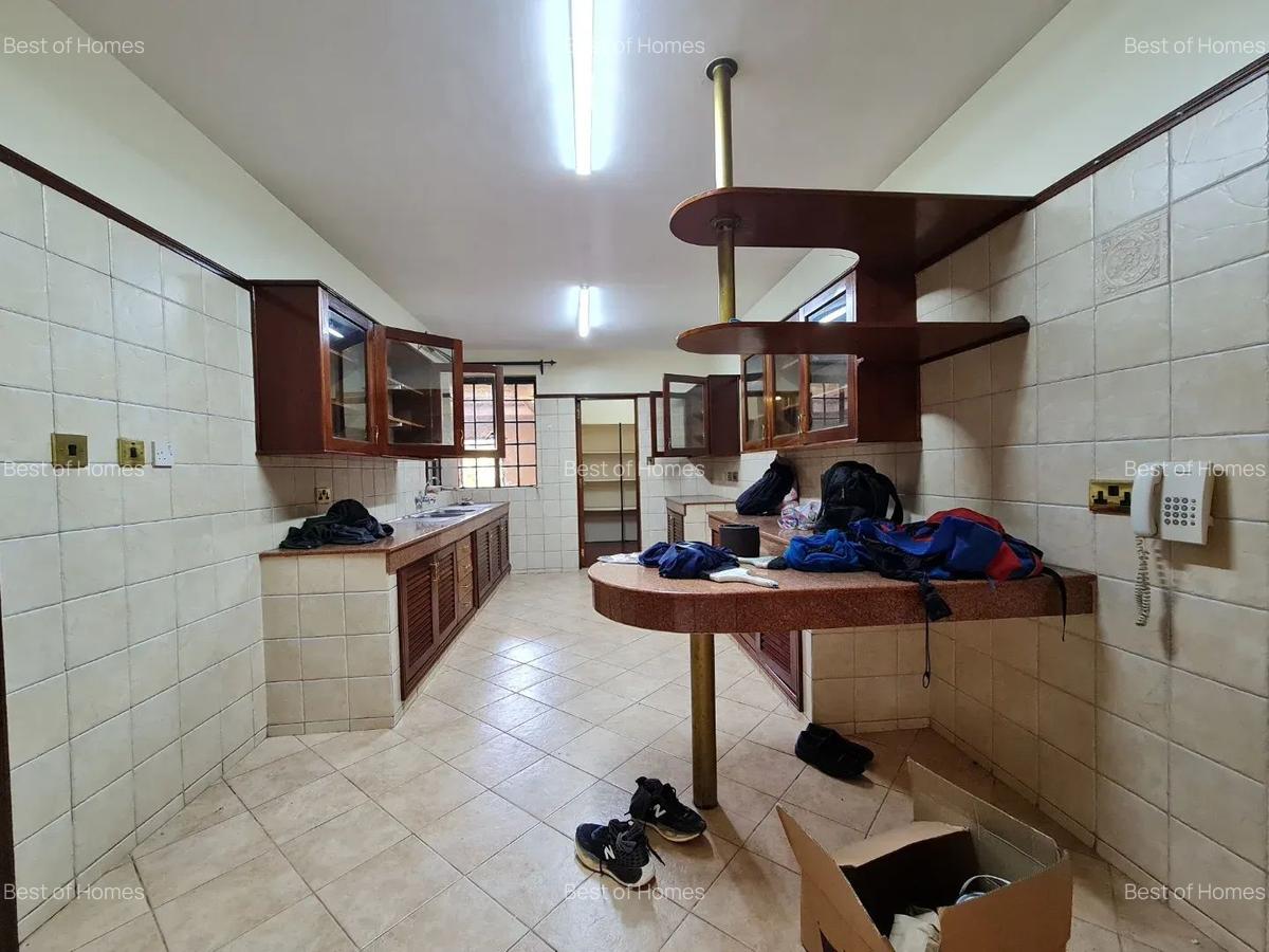 4 Bed Townhouse with En Suite in Lavington - 7