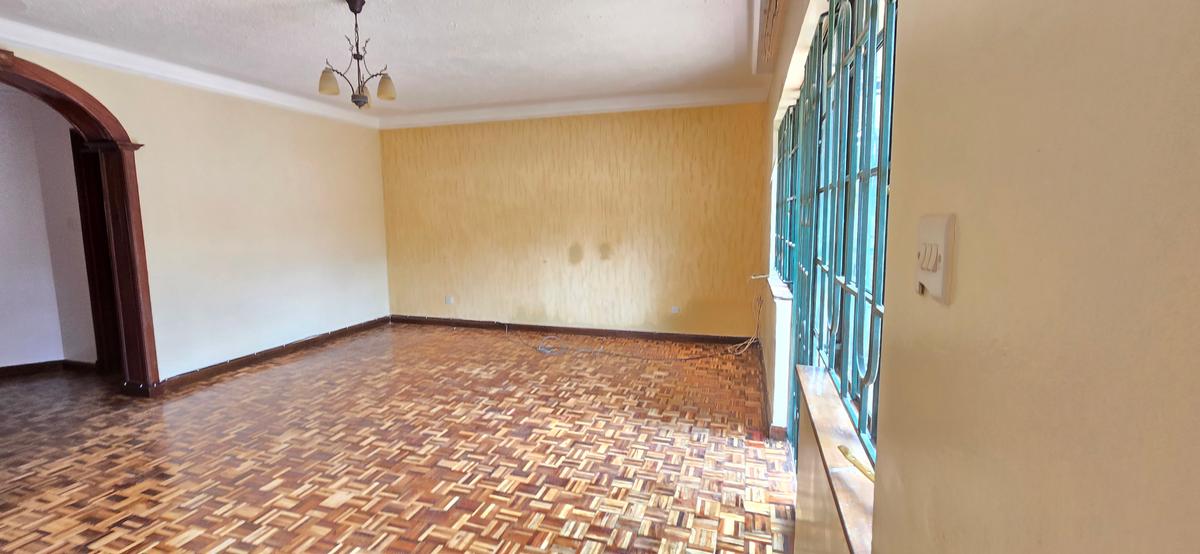 5 Bed Townhouse with En Suite at Mandera Road - 2