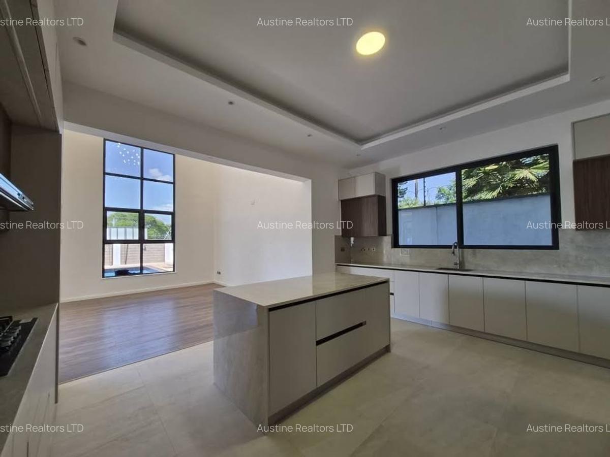 5 Bed Villa with En Suite in Lavington - 8