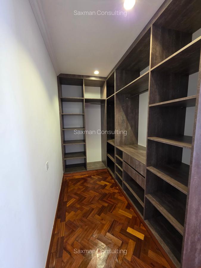 5 Bed Townhouse with En Suite in Lavington - 20