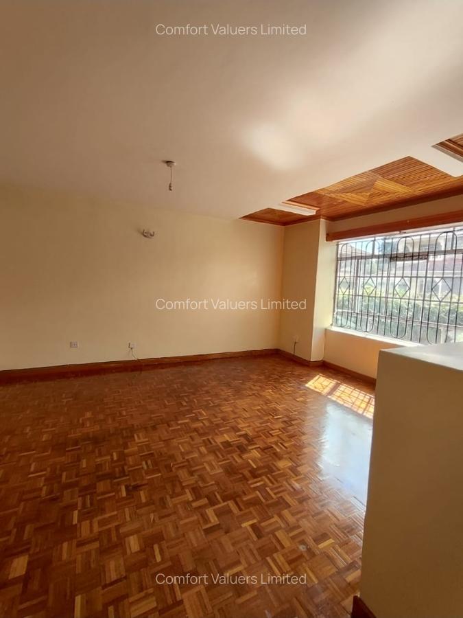 5 Bed Villa with En Suite at Lavington Green - 3