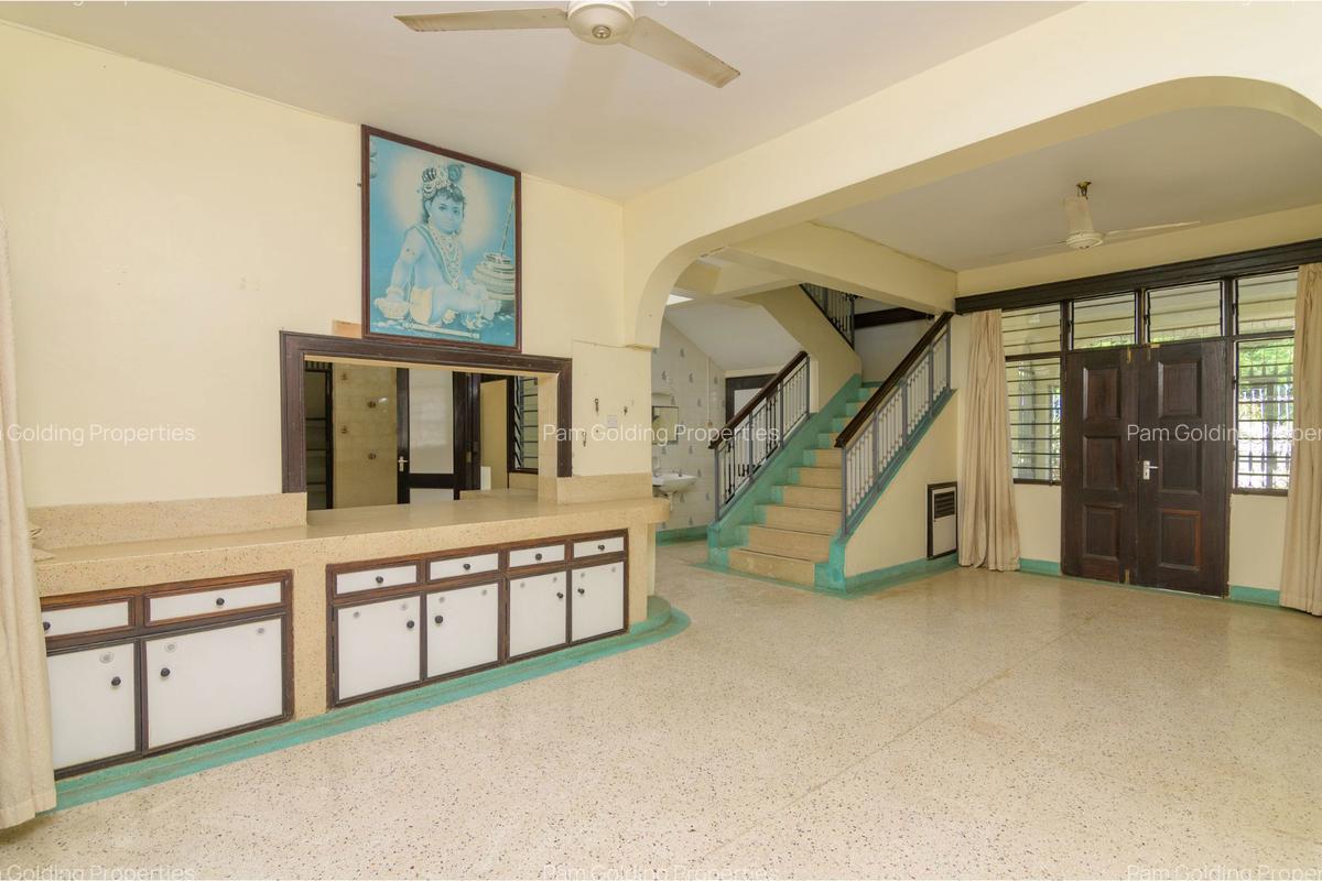 4 Bed Townhouse with En Suite in Nyali Area - 5