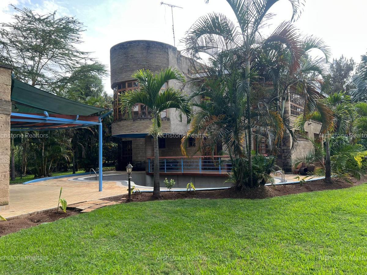 4 Bed House with En Suite in Runda - 2