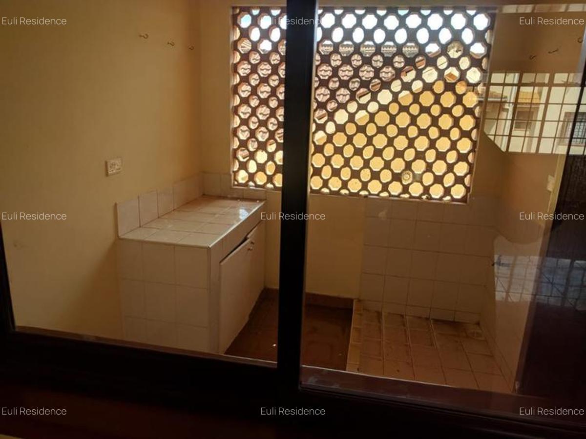 2 Bed Apartment with En Suite at Brookside Grove - 6