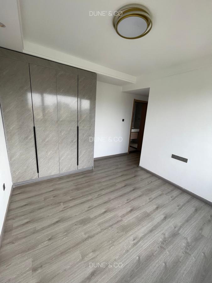 3 Bed Apartment with En Suite in Riverside - 17